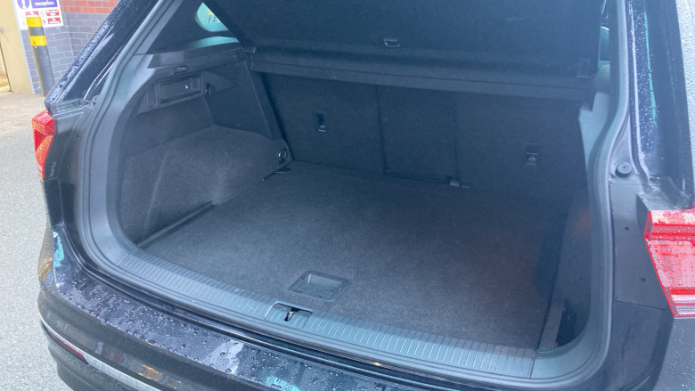 Volkswagen Tiguan 2.0 TDi 150 R-Line Tech 5dr DSG Diesel Estate